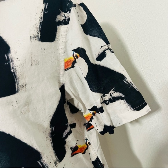 L.O.G.G. by H&M Small Button Down Tucan All Over Print Short Sleeve Shirt - Picture 3 of 8